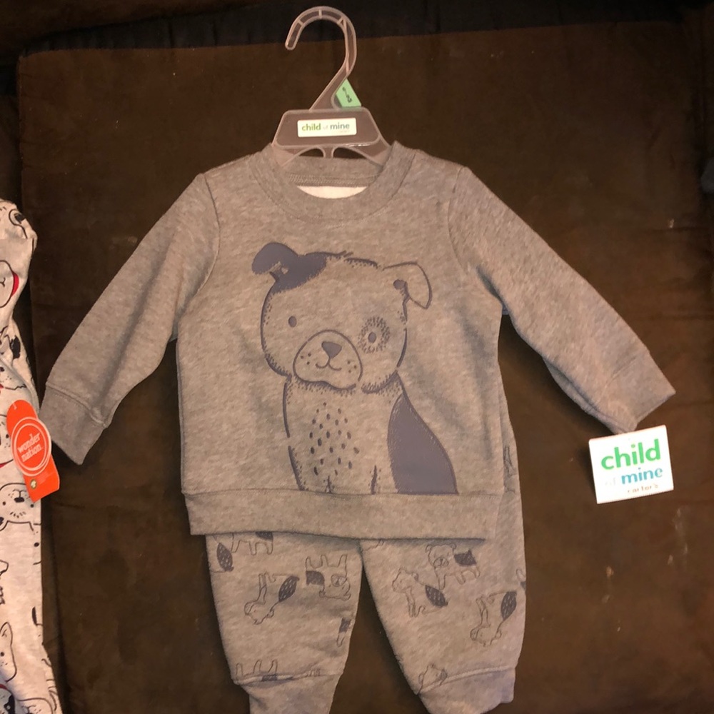 Brand new Carter’s 6-9 set